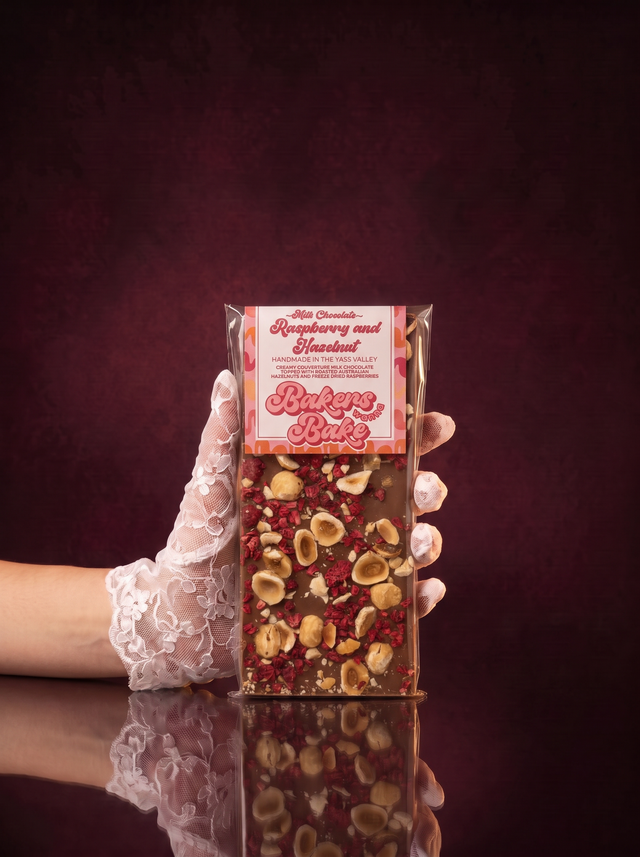 Bakers Wanna Bake milk chocolate bar in Raspberry and Hazelnut